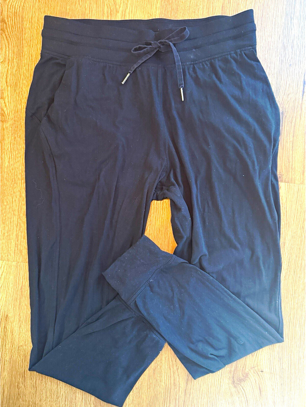 Lululemon Women’s Size 10 Black Jogger Pants Drawstring Pockets Tapered
